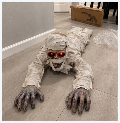 Crawling Mummy Decor